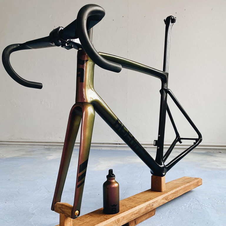 Agenar-Frameset-cutsom-paint-gold-dark-fade-800x800