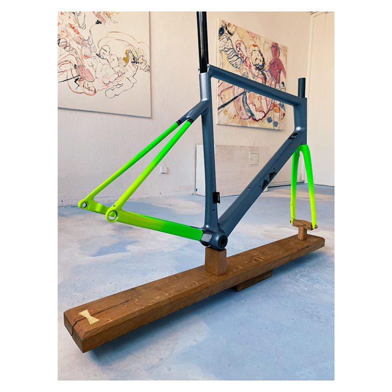 Redbull-Bike-Custom-Paint-Frame-Fork-grey-green-neon-800x800