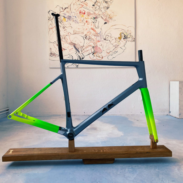 Redbull-Racer-Bike-Custom-Paint-Fork-Frame-800x800